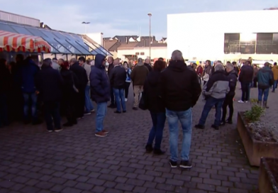 Tausende Menschen versammelten sich, um gegen eine AfD-Veranstaltung mit Alice Weidel in Simmern zu demonstrieren.
